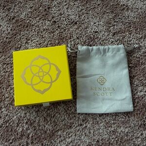 Kendra Scott Gift Box with Drawstring Bag